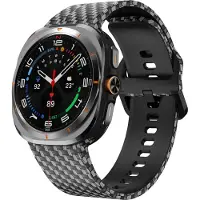 Strap-it Siliconen bandje met Carbon Fiber print - geschikt voor Samsung Galaxy Watch Ultra 2 (2026) / Ultra (2024/2025)