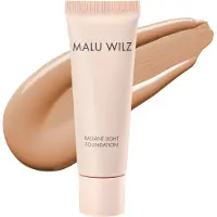 Malu Wilz -Radiant Light Foundation nr. 30 - nutmeg - nootmuskaat