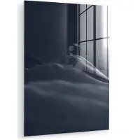 MuchoWow Glasschilderij - Vrouw - Fotografie - Zwart wit - Wanddecoratie glas - Schilderij op glas - Foto op glas - Glasplaat - 120x160 cm - Muurdecoratie - Woonkamer - Slaapkamer