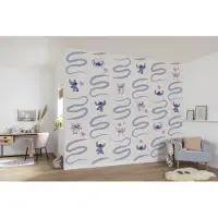 Komar Fotobehang Digitale print vlies - Lilo und Stitch Be Kind - Afmeting 300 x 250 cm (1 stuk)