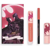 Makeup Revolution x DC - Dangerous Love Lip Kit - Lipstick, Lipgloss en Lipliner - zachtroze - nude - Batman & Catwoman