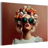 MuchoWow Aluminium schilderij 180x120 cm - Wanddecoratie metaal - Vrouw - Macarons - Bril - Metalen muurdecoratie woonkamer - Decoratie industrieel - Foto op dibond - Industriële accessoires slaapkamer