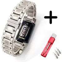 Strap-it Geschikt voor Fitbit Charge 5 / Fitbit Charge 6 bandje metaal zilver schakels + toolkit