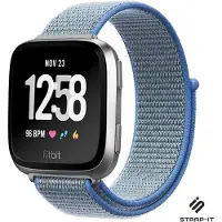 Strap-it Nylon Smartwatch bandje - Geschikt voor Fitbit Versa / Versa 2 nylon bandje - blauw - Horlogeband / Polsband / Armband