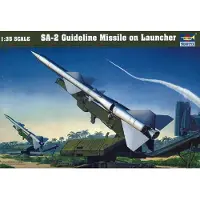 Trumpeter Modelbouwpakket Militaire voertuigen - 00206 J27:J66 SA-2 Guideline Missile met Lanceerinrichting - Sovjet Luchtafweerraket Plastic - 1:35 - Modelbouw