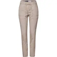 Cecil Broek | 44x28 | female