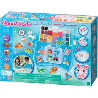 AquaBeads Beginners koffer ( studio)- SPEELGOED VAN HET JAAR 2025 -complete set met 900 parels in 25 kleuren- inclusief de nieuwe watercolour parels- met handige sorteerbak