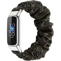 Strap-it Textiel Smartwatch bandje - Geschikt voor Fitbit Luxe scrunchie bandje - zwart goud - Horlogeband / Polsband / Armband
