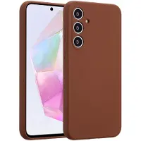 Accezz Liquid Silicone Backcover voor de Samsung Galaxy A35 - New Tea Brown