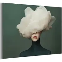 MuchoWow Aluminium schilderij 150x100 cm - Wanddecoratie metaal - Hoed - Vrouw - Beige - Metalen muurdecoratie woonkamer - Decoratie industrieel - Foto op dibond - Industriële accessoires slaapkamer