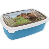 MuchoWow Broodtrommel Blauw - Lunchbox Doorkijk - Koe - Weiland - Landschap - Dieren - Brooddoos 18x12x6 cm - Brood lunch box - Broodtrommels voor kinderen en volwassenen