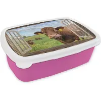 MuchoWow Broodtrommel Roze - Lunchbox Doorkijk - Koe - Weiland - Landschap - Dieren - Brooddoos 18x12x6 cm - Brood lunch box - Broodtrommels voor kinderen en volwassenen