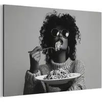 MuchoWow Aluminium schilderij 180x120 cm - Wanddecoratie metaal - Vrouw - Pasta - Zwart - Wit - Metalen muurdecoratie woonkamer - Decoratie industrieel - Foto op dibond - Industriële accessoires slaapkamer