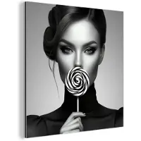 MuchoWow Aluminium schilderij 50x50 cm - Wanddecoratie metaal - Vrouw - Lolly - Zwart - Metalen muurdecoratie woonkamer - Decoratie industrieel - Foto op dibond - Industriële accessoires slaapkamer