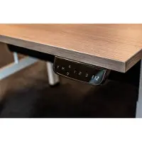 Schaffenburg Dextro plus zit/sta 200x90cm, electrisch hoogte verstelbare werkplek, T-poot frame. Frame kleur aluminium (RAL9006) en blad Honey Castello