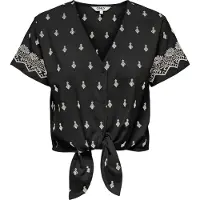 ONLY Onlsiesta willa emb ss knot but top dessin