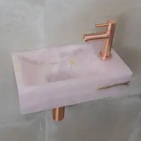 Saniclear Pink Onyx fonteinset met rechte kraan in geborsteld koper