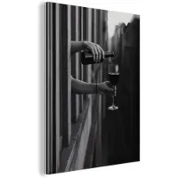 MuchoWow Aluminium schilderij 30x40 cm - Wanddecoratie metaal - Wijnfles - Glas - Handen - Raam - Metalen muurdecoratie woonkamer - Decoratie industrieel - Foto op dibond - Industriële accessoires slaapkamer