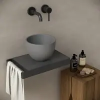 Guido Gusto Toiletmeubel frame zwart plateau eiken zwart inclusief waskom mini grijs met handoekbeugel Berdine 36x22.5x5cm links