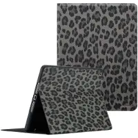 Selencia Sabi Bookcase met panterprint voor de Apple iPad 9 (2021) 10.2 inch / iPad 8 (2020) 10.2 inch / iPad 7 (2019) 10.2 inch - Midnight Black