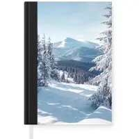 MuchoWow Notitieboek - Schrijfboek - Winterlandschap - Natuur - Berg - Bomen - Sneeuw - Notitieboekje klein - A5 formaat - Schrijfblok