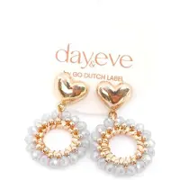 Go Dutch Label Day&Eve Oorbellen Cute Heart Dangle White | Goud