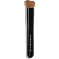 Chanel 2-In-1 Foundation Brush Fluid & Powder