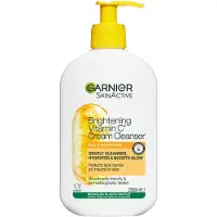 Garnier Vitamin C* Glow Boost Cream Cleanser For Dull Skin 250 ml