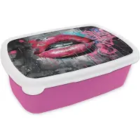 MuchoWow Broodtrommel Roze - Lunchbox Lippen - Felroze - Graffiti - Verfstrepen - Brooddoos 18x12x6 cm - Brood lunch box - Broodtrommels voor kinderen en volwassenen