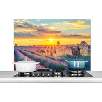 KitchenYeah Spatscherm - Spatwand - Lavendel - Zonsondergang - Bloemen - Wolken - Keuken decoratie - 100x65 cm - Achterwand keuken - Muurbeschermer - Spatscherm lavendel