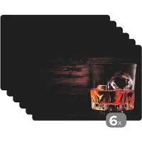 KitchenYeah Placemat - Placemats kunststof - Whiskey - Alcohol - Glas - 45x30 cm - 6 stuks - Hittebestendig - Anti-Slip - Onderlegger - Afneembaar