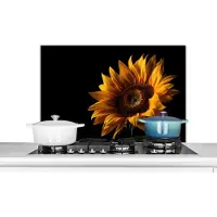 KitchenYeah Spatscherm keuken 80x55 cm - Kookplaat achterwand Bloemen - Botanisch - Zwart - Zonnebloem - Muurbeschermer - Spatwand fornuis - Hoogwaardig aluminium