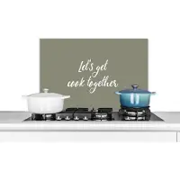 KitchenYeah Spatscherm keuken 70x50 cm - Kookplaat achterwand Spreuken - Let's get cook together - Quotes - Koken - Muurbeschermer - Spatwand fornuis - Hoogwaardig aluminium