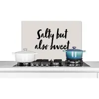 KitchenYeah Spatscherm keuken 60x40 cm - Kookplaat achterwand Quotes - Humor - Spreuken - Salty but also sweet - Koken - Muurbeschermer - Spatwand fornuis - Hoogwaardig aluminium
