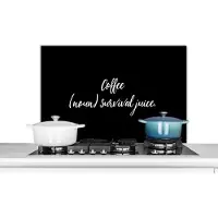 KitchenYeah Spatscherm keuken 90x60 cm - Kookplaat achterwand Quotes - Coffee (noun) survival juice - Spreuken - Koffie definitie - Koffie - Muurbeschermer - Spatwand fornuis - Hoogwaardig aluminium