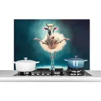 KitchenYeah Spatscherm keuken 100x65 cm - Kookplaat achterwand Koe - Rok - Ballet - Dieren - Portret - Kids - Muurbeschermer - Spatwand fornuis - Hoogwaardig aluminium