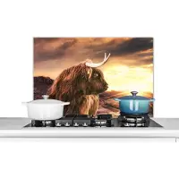 KitchenYeah Spatscherm keuken 90x60 cm - Kookplaat achterwand Schotse hooglander - Zon - Horizon - Koe - Dieren - Muurbeschermer - Spatwand fornuis - Hoogwaardig aluminium
