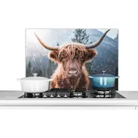 KitchenYeah Spatscherm keuken 80x55 cm - Kookplaat achterwand Schotse hooglander - Koe - Dieren - Berg - Natuur - Muurbeschermer - Spatwand fornuis - Hoogwaardig aluminium