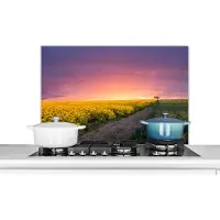 KitchenYeah Spatscherm keuken 90x60 cm - Kookplaat achterwand Bloemen - Weg - Lucht - Geel - Paars - Zonsondergang - Natuur - Muurbeschermer - Spatwand fornuis - Hoogwaardig aluminium