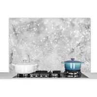 KitchenYeah Spatscherm keuken 120x80 cm - Kookplaat achterwand Marmer - Glitter - Wit - Grijs - Muurbeschermer - Spatwand fornuis - Hoogwaardig aluminium