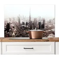 KitchenYeah Spatscherm keuken 100x65 cm - Kookplaat achterwand Stad - Architectuur - Gebouwen - Zwart wit - Muurbeschermer - Spatwand fornuis - Hoogwaardig aluminium