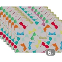 KitchenYeah Placemat - Placemats kunststof - Bh - Regenboog - Vrouwen - Patroon - 45x30 cm - 6 stuks - Hittebestendig - Anti-Slip - Onderlegger - Afneembaar