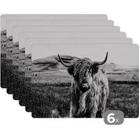 KitchenYeah Placemats - Zwart - Gras - Schotse hooglander - Dieren - Berg - Placemat - Onderleggers placemat - 6 stuks - 45x30 cm