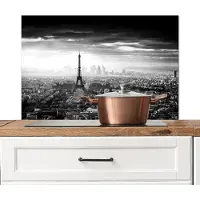 KitchenYeah Spatscherm keuken 90x60 cm - Kookplaat achterwand Parijs - Skyline - Eiffeltoren - Stad - Wolken - Muurbeschermer - Spatwand fornuis - Hoogwaardig aluminium