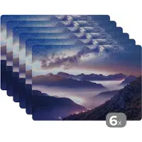 KitchenYeah Placemat - Placemats kunststof - Bergen - Sterrenhemel - Mist - 45x30 cm - 6 stuks - Hittebestendig - Anti-Slip - Onderlegger - Afneembaar