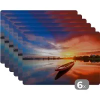 KitchenYeah Placemat - Placemats kunststof - Boot - Water - Zonsondergang - Oranje - Water - 45x30 cm - 6 stuks - Hittebestendig - Anti-Slip - Onderlegger - Afneembaar
