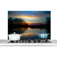 KitchenYeah Spatscherm keuken 100x65 cm - Kookplaat achterwand Water - Meer - Bomen - Zonsondergang - Natuur - Muurbeschermer - Spatwand fornuis - Hoogwaardig aluminium