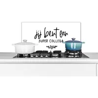 KitchenYeah Spatscherm keuken 60x30 cm - Kookplaat achterwand Jij bent een super collega - Spreuken - Quotes - Collega - Muurbeschermer - Spatwand fornuis - Hoogwaardig aluminium