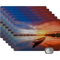 KitchenYeah Placemat - Placemats kunststof - Boot - Water - Zonsondergang - Oranje - Water - 45x30 cm - 6 stuks - Hittebestendig - Anti-Slip - Onderlegger - Afneembaar