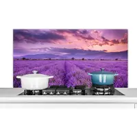 KitchenYeah Spatscherm keuken - Bloemen - Lavendel - Berg - Paars - Wolken - Spatwand - 120x60 cm - Muurbeschermer - Muurbeschermer - Spatscherm natuur